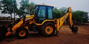  खनिज रेत के अवैध उत्तखनन, 1 जेसीबी  जप्त