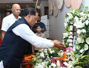  मुख्यमंत्री  विष्णु देव साय ने स्वर्गीय रामजीलाल अग्रवाल को दी श्रद्धांजलि
