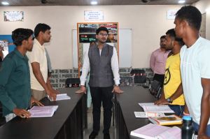  कलेक्टर ने गुडेलिया मे आजीविका गतिविधियों का किया निरीक्षण 