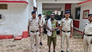  बिना वीजा-पासपोर्ट के जशपुर में घूम रहा नाइजीरियन नागरिक पुलिस की गिरफ्त में 