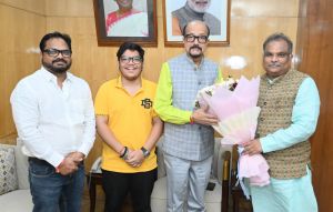 राज्यपाल श्री डेका से छत्तीसगढ़ राज्य बेवरेज कॉर्पोरेशन के अध्यक्ष ने की सौजन्य भेंट राज्यपाल श्री डेका से छत्तीसगढ़ राज्य बेवरेज कॉर्पोरेशन के अध्यक्ष ने की सौजन्य भेंट