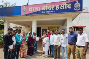 अवैध शराब बिक्री और अतिक्रमण से त्रस्त संकरी के ग्रामीणों ने थाना प्रभारी व तहसीलदार को सौंपा ज्ञापन 
