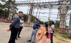 कलेक्टर ने झोडि़याबाड़म से निर्माणाधीन स्टाप डैम,   बारसूर के जिप लाइन एवं काटेज निर्माण कार्य का किया निरीक्षण 