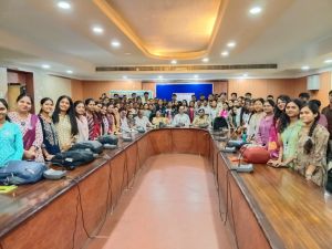  राष्ट्रीय सेवा योजना, कृषि महाविद्यालय रायपुर द्वारा “सड़क सुरक्षा जागरूकता कार्यक्रम” का सफल आयोजन
