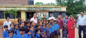  कलेक्टर डॉ. गौरव सिंह ने आरंग में किया सघन निरीक्षण, आंगनबाड़ी, स्कूल और धान संग्रहण केंद्रों का लिया जायजा