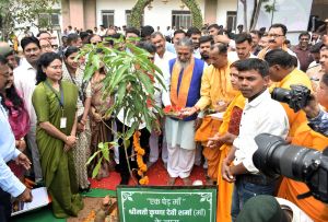 बालोद जिले में आयोजित वृहद वृक्षारोपण कार्यक्रम सभी के लिए रहेगा सदैव अविस्मरणीय एवं प्रेरणादायी: शर्मा 