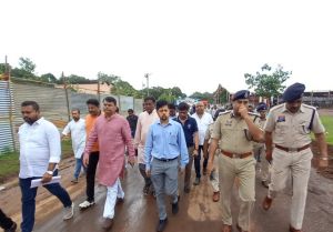  कलेक्टर एसपी पहुंचे, शिव महापुराण आयोजन स्थल के व्यवस्था का निरीक्षण करने।