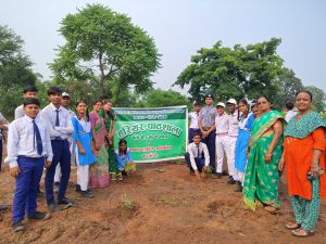 "एक पेड़ माँ के नाम 2.0" तथा हरियर पाठशाला कार्यक्रम के तहत शासकीय स्कूल गोगांव में 500 पौधों का रोपण "एक पेड़ माँ के नाम 2.0" तथा हरियर पाठशाला कार्यक्रम के तहत शासकीय स्कूल गोगांव में 500 पौधों का रोपण