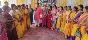 वरलक्ष्मी की पूजा, ललिता सहस्रनाम का पाठ कर महिलाओं ने मांगी मन्नत वरलक्ष्मी की पूजा, ललिता सहस्रनाम का पाठ कर महिलाओं ने मांगी मन्नत