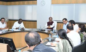 योजनाओं और सुविधाओं के क्रियान्वयन में और ज्यादा गति व पारदर्शिता के साथ करें परिणाममूलक कार्य -अरुण साव योजनाओं और सुविधाओं के क्रियान्वयन में और ज्यादा गति व पारदर्शिता के साथ करें परिणाममूलक कार्य -अरुण साव