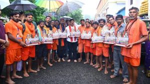 अमरकंटक में 50 हजार से अधिक श्रद्धालुओं कांवड़ियों ने मृत्युंजय आश्रम में ग्रहण की प्रसादी अमरकंटक में 50 हजार से अधिक श्रद्धालुओं कांवड़ियों ने मृत्युंजय आश्रम में ग्रहण की प्रसादी