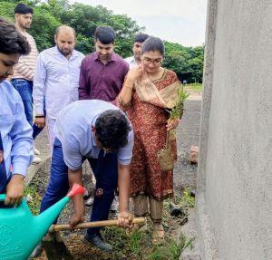  हरियर पाठशाला: पर्यावरण संरक्षण की ओर स्कूली कदम