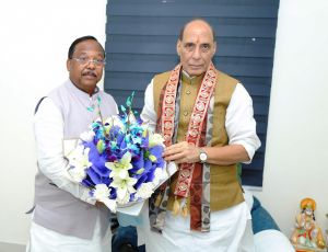 मंत्री रामविचार नेताम ने केन्द्रीय रक्षा मंत्री राजनाथ सिंह से दिल्ली में की मुलाकात मंत्री रामविचार नेताम ने केन्द्रीय रक्षा मंत्री राजनाथ सिंह से दिल्ली में की मुलाकात