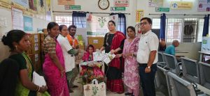 पर्यावरण संरक्षण की अनूठी पहल: नवजात के स्वागत में फलदार पौधों की भेंट