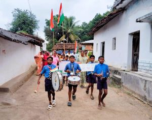 हर घर तिरंगा अभियान के अंतर्गत विकासखण्ड मुख्यालय डौण्डी एवं ग्राम पुसवाड़ा, लिमउडीह में रैली निकालकर किया गया गांव का भ्रमण