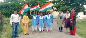 हर घर तिरंगा अभियान के तहत स्कूली बच्चों ने निकाली तिरंगा रैली