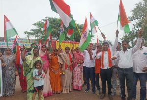  देशभक्ति की भावना को जन-जन तक पहुंचाने निकाली गई भव्य तिरंगा यात्रा