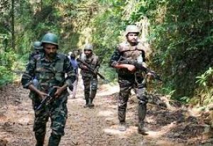 पुलिस के साथ मुठभेड़ में 35 लाख रुपये के इनामी दो नक्सली ढेर