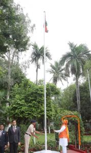  मुख्यमंत्री विष्णु देव साय ने स्वतंत्रता दिवस के अवसर पर मुख्यमंत्री निवास में किया ध्वजारोहण