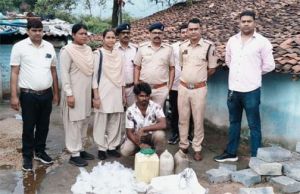 आबकारी विभाग की कार्रवाई ,69 बल्क लीटर अवैध महुआ शराब एवं 1320 किलो लाहन जब्त 