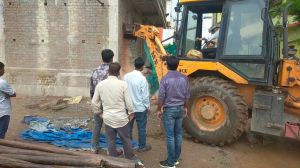 जोन 8 अध्यक्ष, वार्ड 2 पार्षद ने सोनडोंगरी प्रधानमंत्री आवास योजना, बीएसयूपी योजना परिसर का किया निरीक्षण 