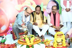 राज्यपाल श्री डेका पोला पर्व उत्सव में हुए शामिल राज्यपाल श्री डेका पोला पर्व उत्सव में हुए शामिल