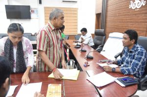 कुथरेल ग्राम पंचायत की शासकीय भूमि पर अतिक्रमण, शिकायत लेकर ग्रामीण पहुंचे जनदर्शन कुथरेल ग्राम पंचायत की शासकीय भूमि पर अतिक्रमण, शिकायत लेकर ग्रामीण पहुंचे जनदर्शन