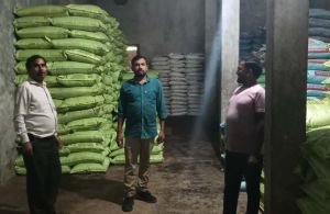 अवैध उर्वरक परिवहन एवं भंडारण पर प्रशासन सख्त अवैध उर्वरक परिवहन एवं भंडारण पर प्रशासन सख्त