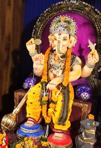 महाराष्ट्र मंडल में वैदिक मंत्रोच्चार के साथ श्रीगणेश प्रतिमा स्थापित महाराष्ट्र मंडल में वैदिक मंत्रोच्चार के साथ श्रीगणेश प्रतिमा स्थापित