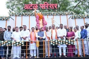  विकास के लिए प्रतिबद्ध डबल इंजन की सरकार : केंद्रीय राज्य मंत्री तोखन साहू