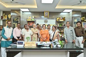 महापौर मीनल चौबे  स्वतंत्रता संग्राम सेनानी उत्तराधिकारी संस्था पदाधिकारियों से चर्चा की