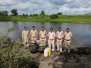 आबकारी विभाग की बड़ी कार्रवाई,50बल्क लीटर महुआ मदिरा जब्त आबकारी विभाग की बड़ी कार्रवाई,50बल्क लीटर महुआ मदिरा जब्त