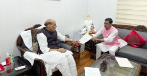  बिलासपुर हवाई सुविधा विस्तार हेतु केंद्रीय मंत्री तोखन साहू ने रक्षा मंत्री राजनाथ सिंह से की मुलाकात 