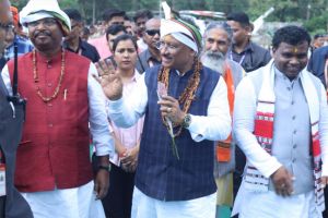   मुख्यमंत्री का नरहरपुर आगमन पर किया गया आत्मीय स्वागत