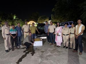 आबकारी विभाग की बड़ी कार्रवाई, अवैध मदिरा व वाहन जब्त आबकारी विभाग की बड़ी कार्रवाई, अवैध मदिरा व वाहन जब्त