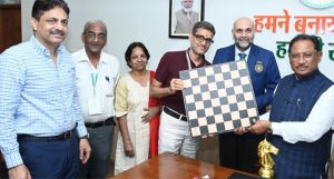 मुख्यमंत्री श्री साय से ग्रैंडमास्टर प्रवीण महादेव थिप्से ने की सौजन्य भेंट मुख्यमंत्री श्री साय से ग्रैंडमास्टर प्रवीण महादेव थिप्से ने की सौजन्य भेंट