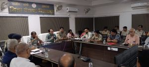 दुर्गा उत्सव की तैयारियों को लेकर शांति समिति की बैठक, ट्रैफिक और सुरक्षा पर विशेष जोर दुर्गा उत्सव की तैयारियों को लेकर शांति समिति की बैठक, ट्रैफिक और सुरक्षा पर विशेष जोर