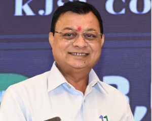  श्रम मंत्री श्री देवांगन ने श्रमवीरों को दी भगवान श्री विश्वकर्मा जयंती की शुभकामनाएं दी