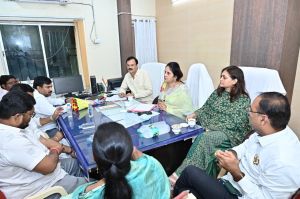  महापौर मीनल चौबे ने जोन 10 में कार्यों की समीक्षा पार्षदो सहित कर दिये आवश्यक निर्देश