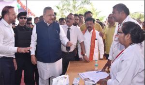 नि:शुल्क वृहद स्वास्थ्य शिविर में गंभीर बीमारी के मरीजों का इलाज कर चिकित्सकों ने की अमूल्य सेवा :  डॉ. रमन सिंह