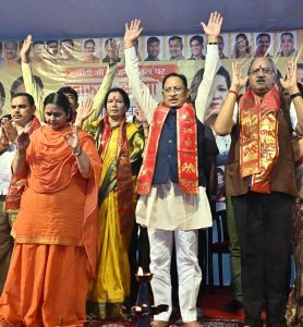  मुख्यमंत्री श्री साय खारुन मईया समरसता भव्य महाआरती में हुए शामिल 