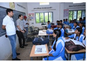  कलेक्टर ने हाई स्कूल का किया आकस्मिक निरीक्षण