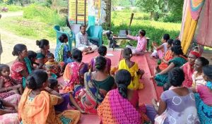 रेडियो प्रसारण “दीदी के गोठ” कार्यक्रम दंतेवाड़ा जिले के विभिन्न गांवों में हुआ आयोजन रेडियो प्रसारण “दीदी के गोठ” कार्यक्रम दंतेवाड़ा जिले के विभिन्न गांवों में हुआ आयोजन