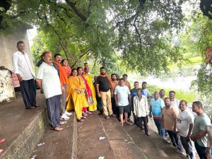 महंत तालाब की पार्षद रोनिता प्रकाश जगत के नेतृत्व में आमजनों ने श्रमदान कर सफाई की महंत तालाब की पार्षद रोनिता प्रकाश जगत के नेतृत्व में आमजनों ने श्रमदान कर सफाई की