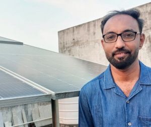 सूरज की रौशनी से बदल रही नितिन की ज़िंदगी: "अब बिजली बिल नहीं, बचत होती है"