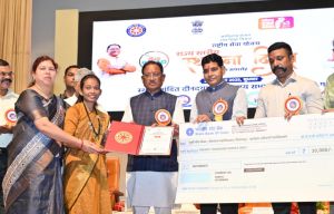 *व्यक्तिगत स्वार्थ से ऊपर उठकर किया गया हर कार्य है सेवा और राष्ट्र निर्माण का कार्य &ndash; मुख्यमंत्री 