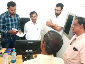 कमिश्नर श्री कावरे ने एग्रीस्टेक पंजीयन की जानकारी ली कमिश्नर श्री कावरे ने एग्रीस्टेक पंजीयन की जानकारी ली