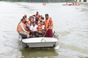  शिवनाथ नदी में बाढ़ बचाव प्रशिक्षण के लिए मॉकड्रिल का आयोजन