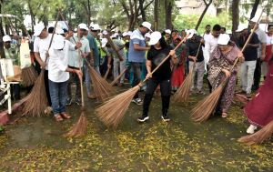  बालोद के गंगासागर तालाब में चलाया गया स्वच्छता अभियान