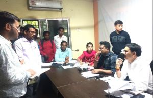  जिला सीईओ श्री नंदनवन ने ली जनपद पंचायत पिथौरा में योजनाओं की समीक्षा बैठक